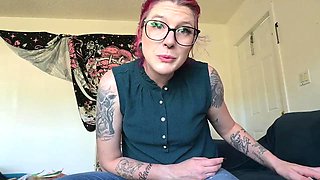 Tattooed Missellie8 Humiliates Guy