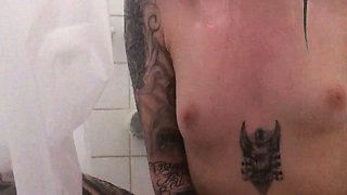 Amateur czech teen in her first toy induced orgasm