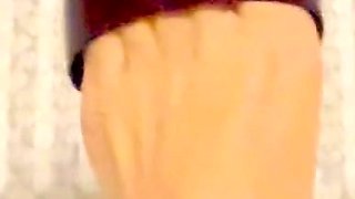 Amateur Foot Fetish Girlfriend Sucks and gives a Footjob