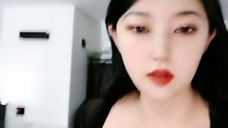 Close up amateur masturbating solo