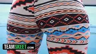 Young curves - fat arse teen Savannah Fox gets sperm all over her tight bunghole