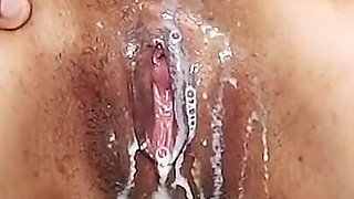 A piece of the latest milk squirt video