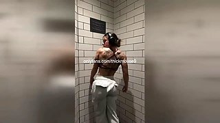 She Accidentally Livestreamed Her Pussy - You Won't Believe It!