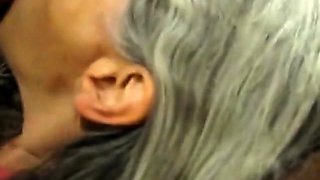 Vieille et cochonne, elle me fait jouir comme une reine