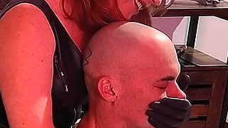 Sensual Leather Handsmothering with Inanna Justice