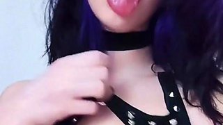 Mits Ahegao captivates with raw, homemade sensual charm