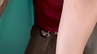 Slutty Mature Japanese Stepmother with Big Breasts Gives a Mind-blowing Blowjob!