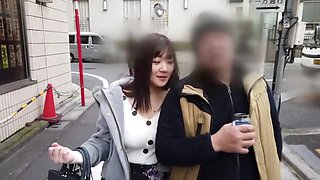 Kカップ巨乳巫女が変態おじさんに巨乳揉みしだかれて熱いキス