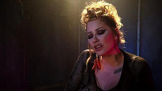 CFNM femdom brunette sharing on a dong