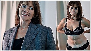 Mature Stepmom Interview Degenerates Into Unexpected Creampie 60 Plus Mature Stepmom Fuck Eng Sub