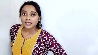 My hot beautiful Bhabhi offer me to have sex with her bcz my big brother can't satisfy her on bed