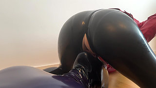 Touchedfetish - Latex and Rubber pussy licking - Fetish Couple Face Sitting