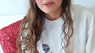 Hot amateur webcam teen masturbates for their fans
