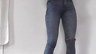 Mistress Cleo Smoking and Crush