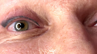 Mature Lady Facecum Huge Load on Eye
