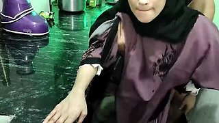 Muslim chachi in hijab gets hardcore doggy style fuck on Eid - Desi aunty tight pussy
