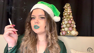 Seductive Elf Smoking Green Lipstick Cig Puffs