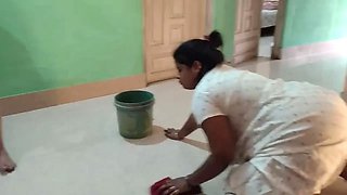 Maalik ke bete ne kaamwali bae ko choda