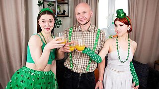 Ffm smut with marvelous Miss Sunset and Caren Hayes from Club Sweethearts