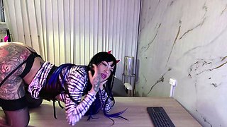 Masturbating piss fetish slut toying her ass