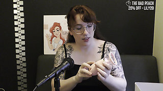 NSFW Review of the Honey Pistil Licking Vibrator From the Bad Peach