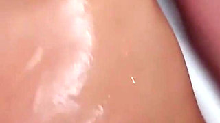 Raw Sex with a Slender Beauty Ended with a Deep Mouth Finish