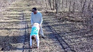 Risky outdoor fuck with booty white girl nutting inside her