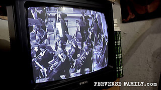 Perverse Family 11 (season 2): a Naughty Surprise for Joseph