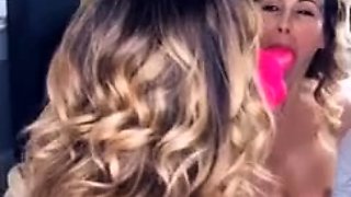 Slut MILF fills her holes and stretches her gaping ass live