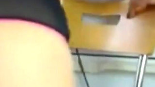 Amateur Sexydea Flashing Ass on Live Webcam