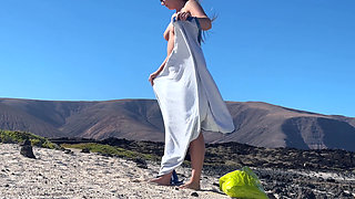 Caught Girl While She Fingering Her Pussy on the Beach