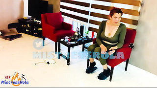 Do Foot Massage for Your Mistress Rola