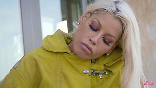 Amoral bimbos lesbian unbelievable porn video