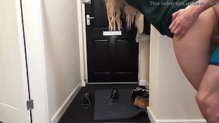 Hot Wife Fucks Pizza Delivery Guy While Hubby Watches - Sofie Lund Creampie Threesome