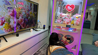 Emanuelly Raquel Trying to Catch a Peluche From the Claw Machine While Fucking Anal Sex