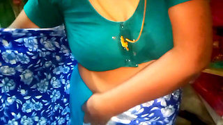 tamil desi house wife aunty saree changing village house