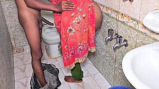 Indyjska Desi Bhabhi ne apne pussy ras pilayi