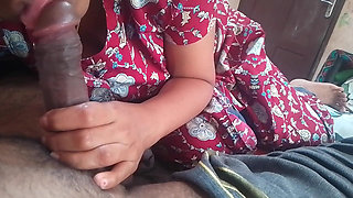 Delhi Nurse Anagha Puts Her Boyfriend's Penis in Her Mouth and Sucks His Milk