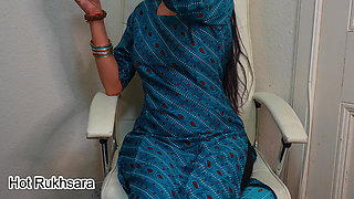 Desi Indian Hot Rich Aunty Fucked by Cleaner on the Chair While Her Husband Was Watching TV in Hall