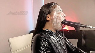 Dirty Play in Close-up Deepthroat