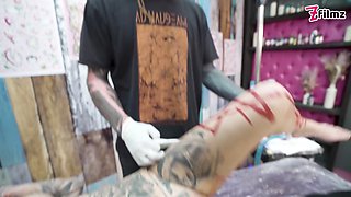 Big Boobed Tattoo Girl Gets Anal Fuck During a Tattoo Session - Gaping and ATM
