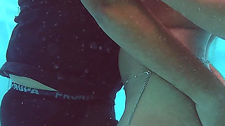 Indian Bhabhi Sex in Pool with a Stranger Hindi