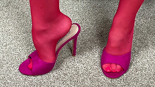 Mrs Mature Feet teasing you all 531