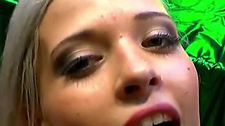 Ria Sunn gets blowbang