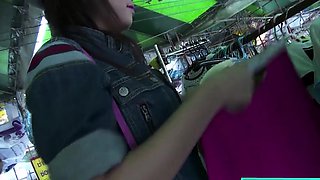 Tongue pierced Thai MILF gets picked up