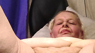The Monstrous Vibrating Treat Her Pussy She Beats