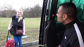 Blond bombshell Jessica gives epic blowjobs in a sizzling car ride