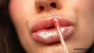 Extremely Shiny Metallic Golden Kiss Close up