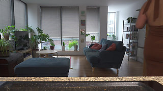 Dinner with a Giantess