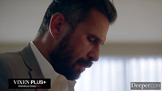 Deeper. Bridesmaid Anna Claire Distracts the Jilted Groom